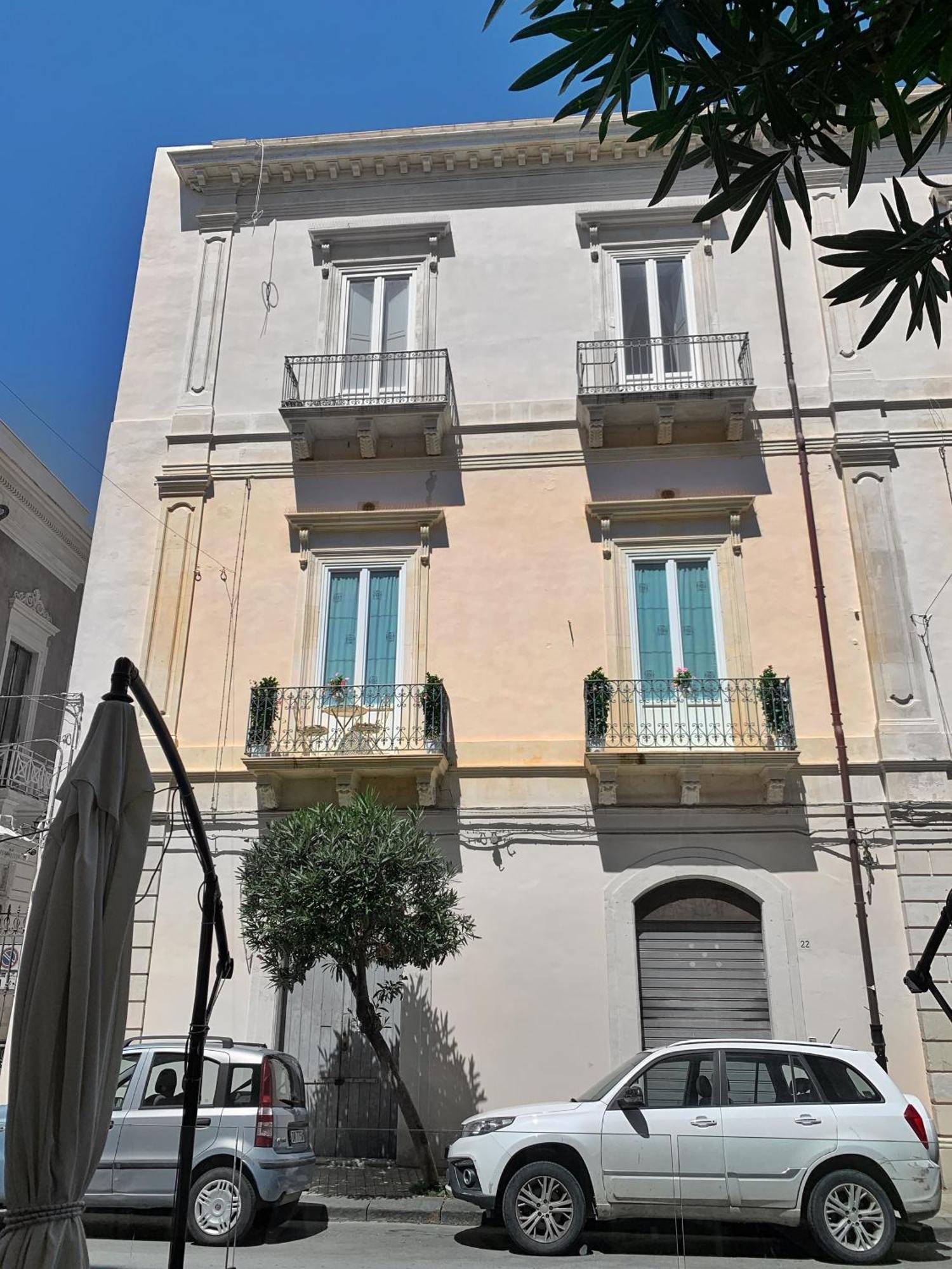 La Dimora Dei Mille Apartment Сиракуза Екстериор снимка